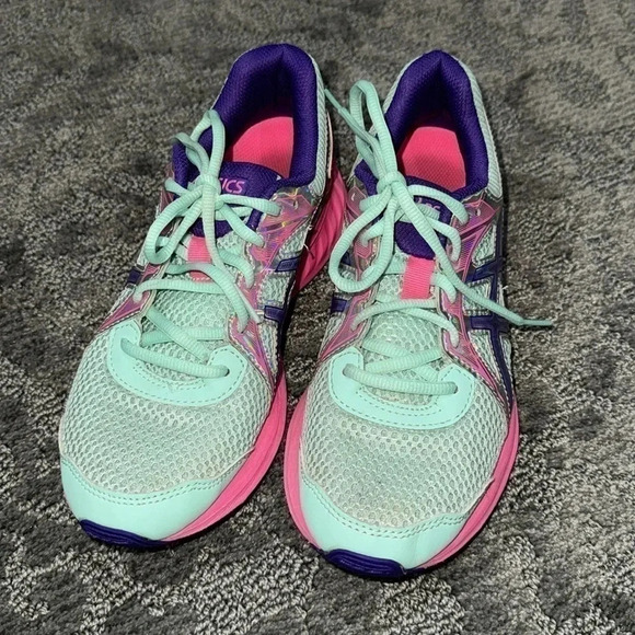 •Kid’s Asics Jolt•​ - Picture 2 of 10